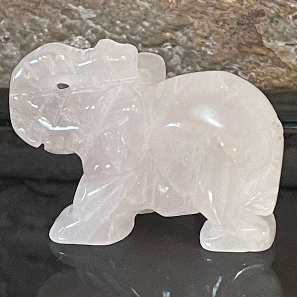 NWT Elephant Rose quartz light pink polished gemstone